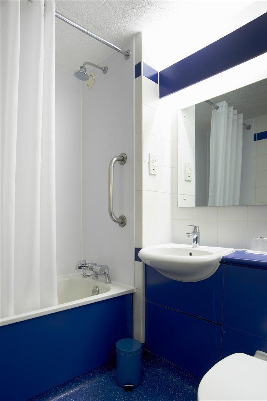 Travelodge Bedford Wyboston Extérieur photo