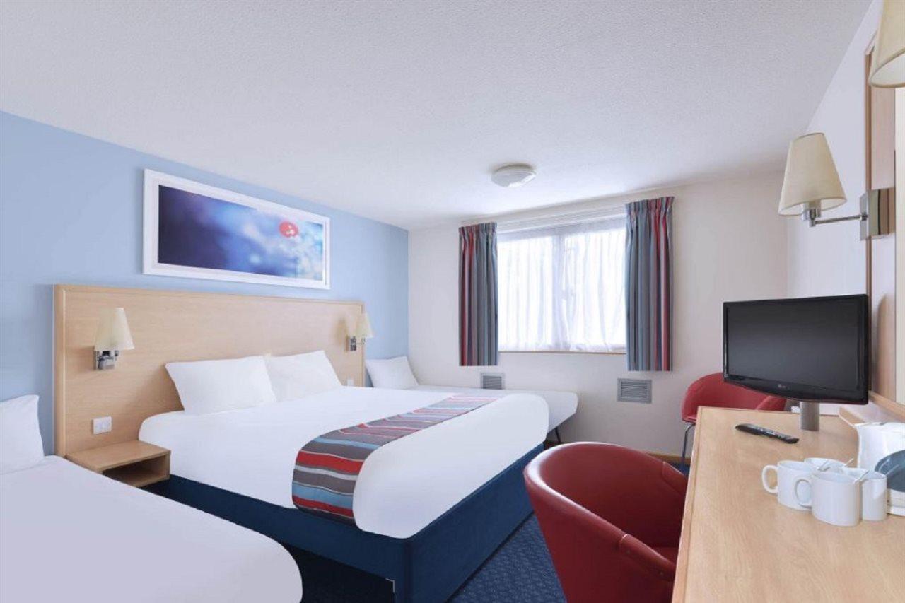 Travelodge Bedford Wyboston Extérieur photo